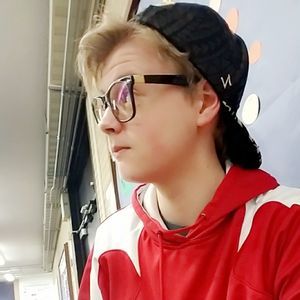 Meet your Posher, Derek